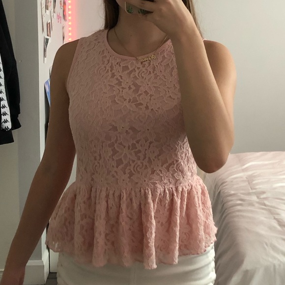 Pink lace top - Picture 2 of 3